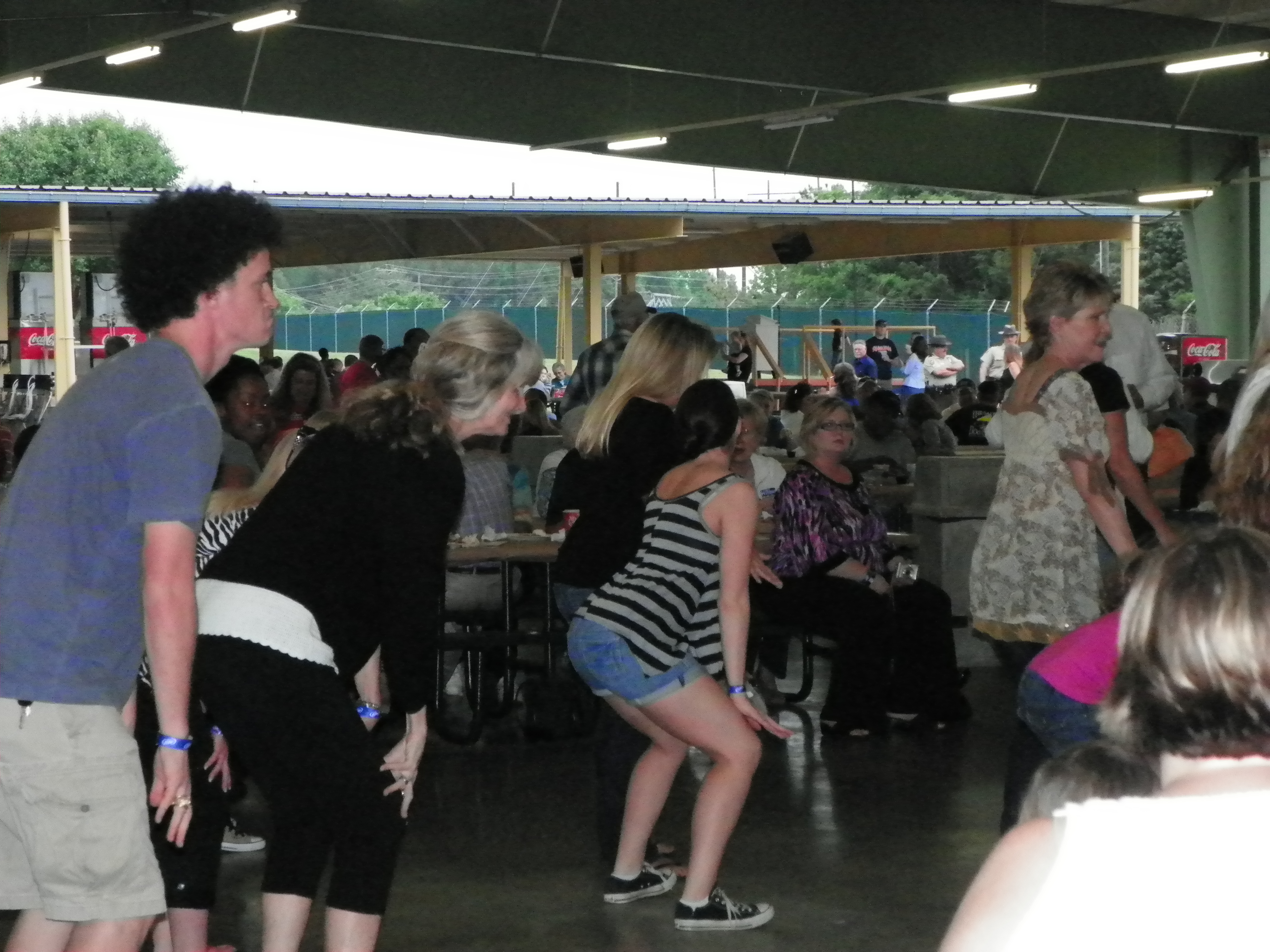 Dancers at Shrimp and Suds